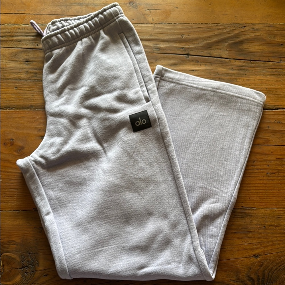 Brand New Unisex Alo Renown Pastel Purple Sweatpants. Limited Edition color.